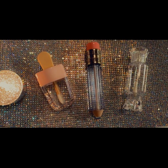 Lip Kit - Picture 4 of 5